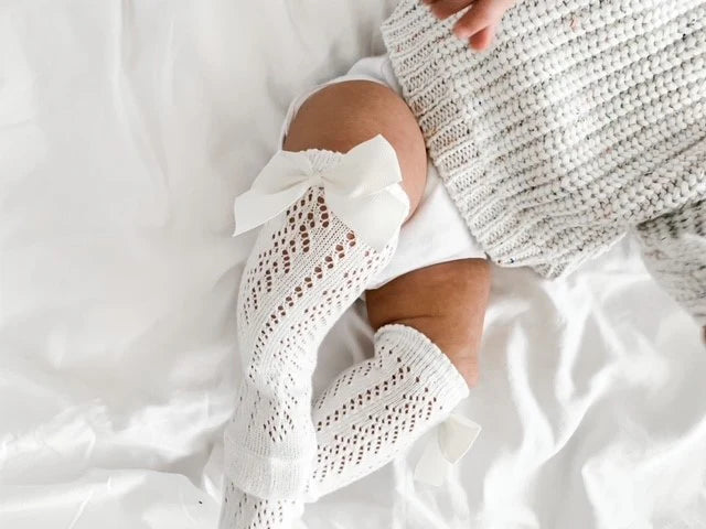 SPANISH OPENWORK LACE KNEE HIGH BOW SOCKS - WHITE